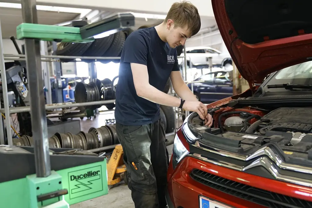 lehrling_kfz_techniker